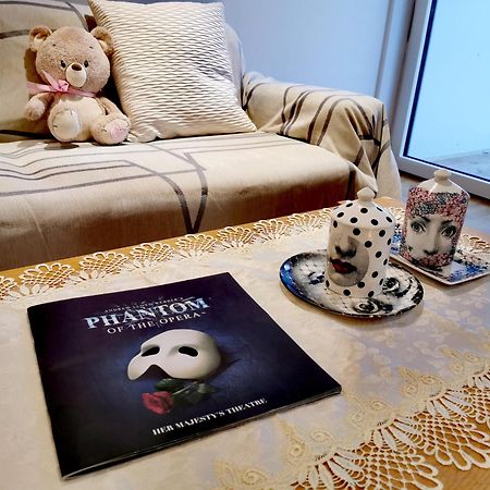 Homestay Room With Stunning Thames River View Лондон Экстерьер фото