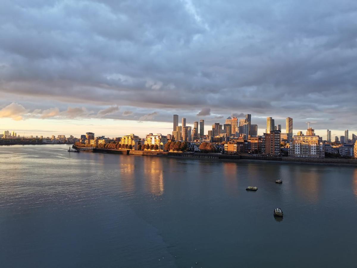 Homestay Room With Stunning Thames River View Лондон Экстерьер фото