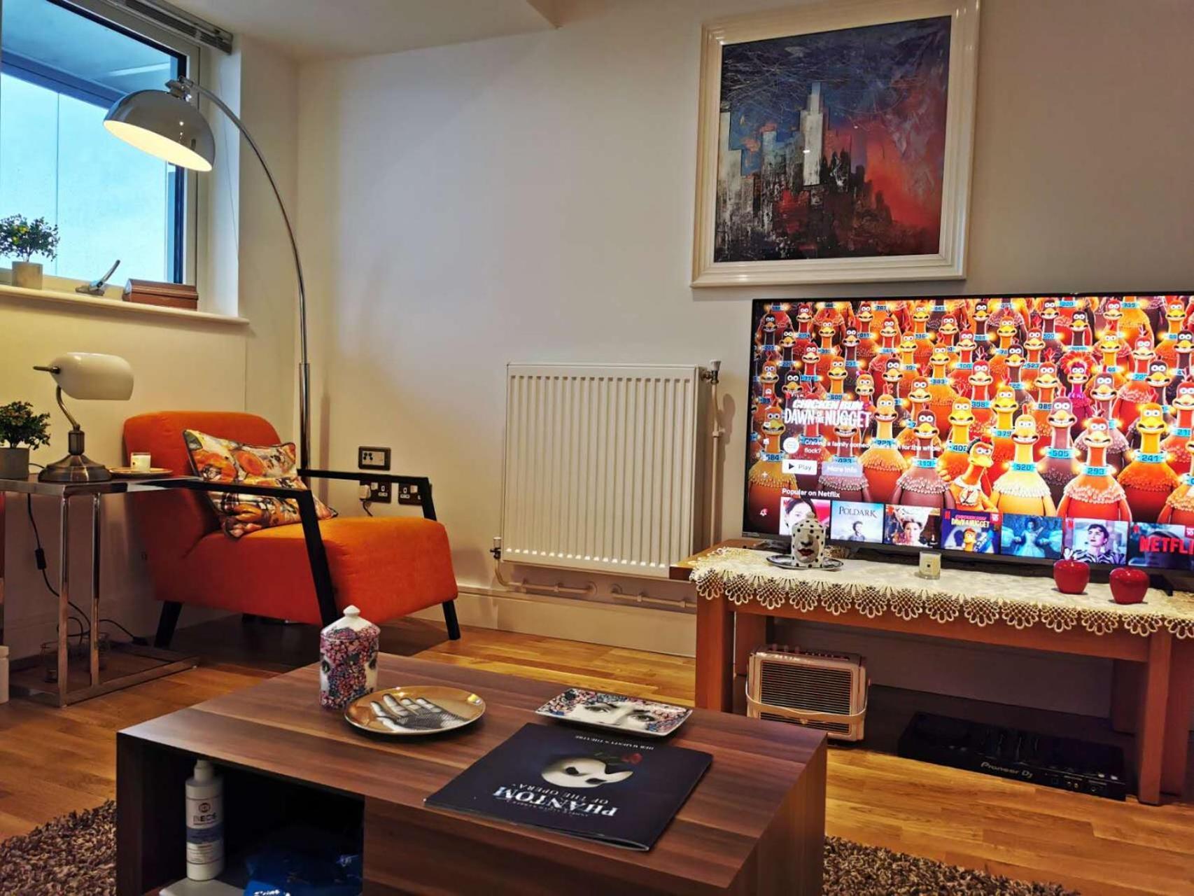 Homestay Room With Stunning Thames River View Лондон Экстерьер фото